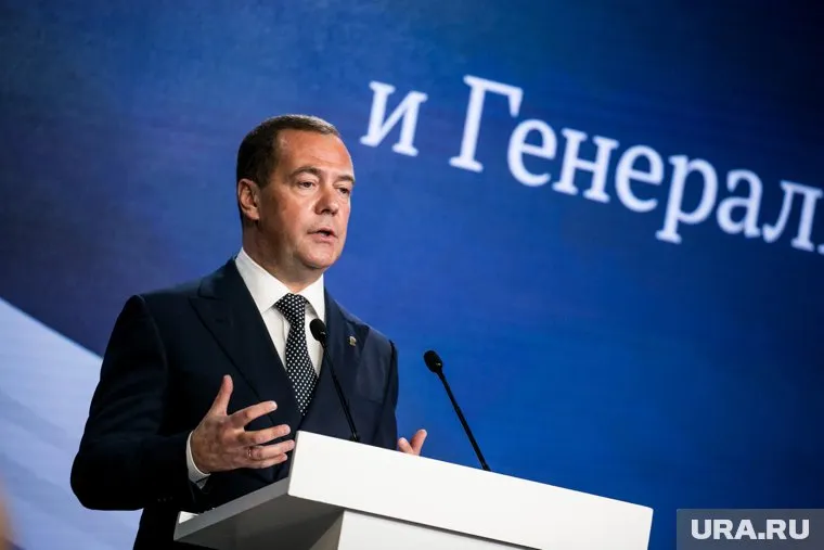 Дмитрий Медведев отреагировал на 14-й пакет санкций против России
