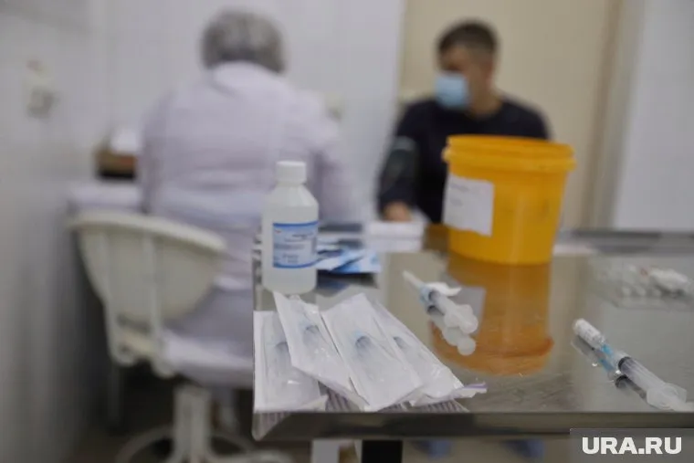 По словам Андрея Позднякова, вакцинация разными препаратами не навредит организму