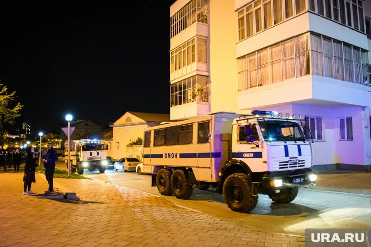 У адептов изъяли религиозную литературу, носители информации и банковские карты