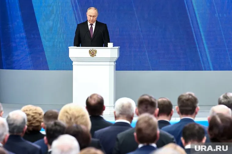 Путин заслушал доклад Радия Хабирова о поддержке республикой специальной военной операции