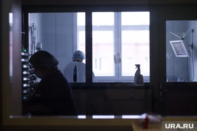 Врачи обвинили руководство своей больницы в снижении зарплат и привлечении на работу гастарбайтеров