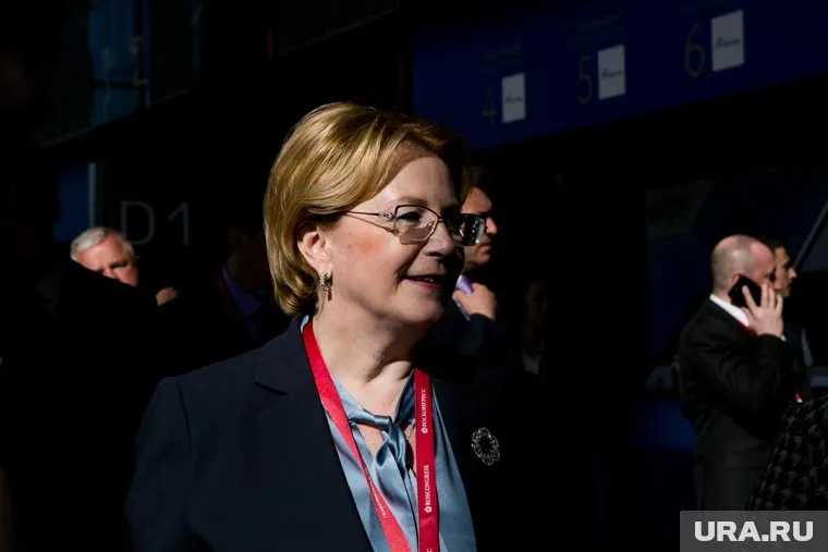 Россияне не должны сами укорачивать себе жизнь, сказала Скворцова