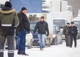 На Урале люди в мороз с ночи занимают очередь за справками к наркологу