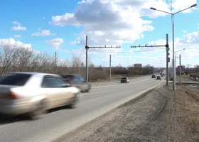 В ЯНАО иномарка сорвалась с дороги в реку