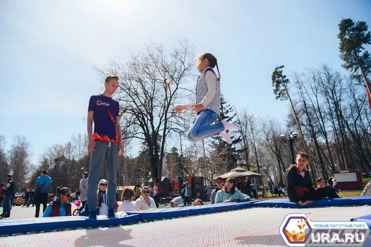 Присутствие инструктора не гарантирует безопасность прыжков на батуте