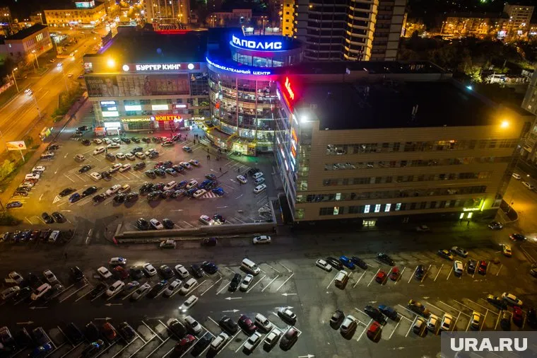 Во время эвакуации ТЦ "Мегаполис" не было пожарных (архивное фото)