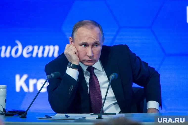 Владимир Путин впервые поговорил с Владимиром Зеленским лично