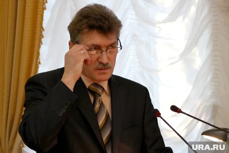 Валерию Черных придется уступить свой кабинет главному оппоненту