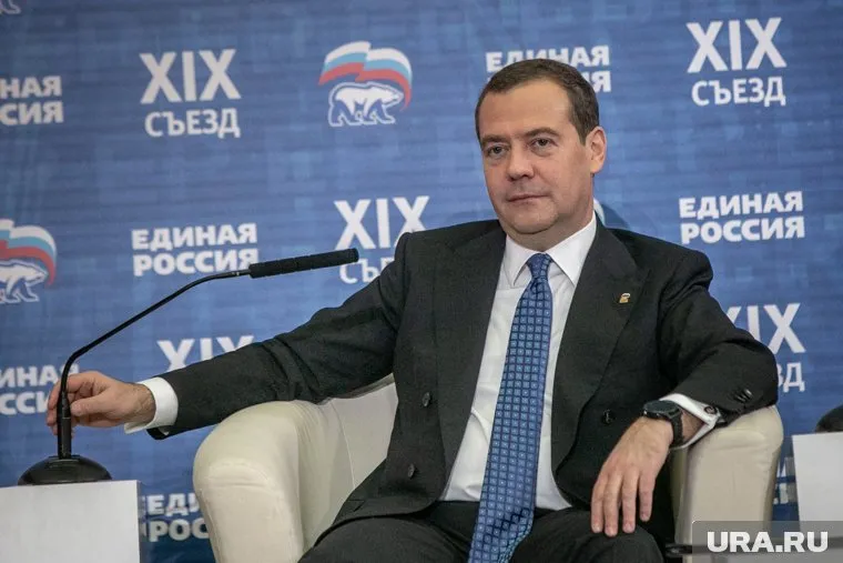 Рейтинг доверия Дмитрия Медведева составляет 23%