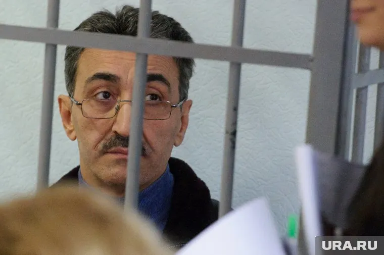 Искандарян выглядит исхудавшим, но уверенным