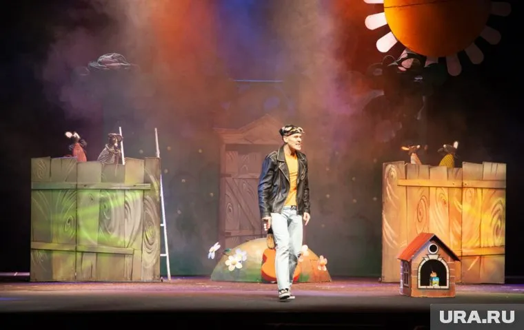 Спектакли собрали в залах аншлаг и югорчане аплодировали стоя