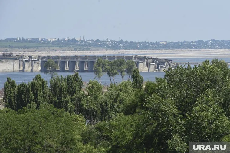 Каховская ГЭС могла быть подорвана подводными средствами заявили российские военные