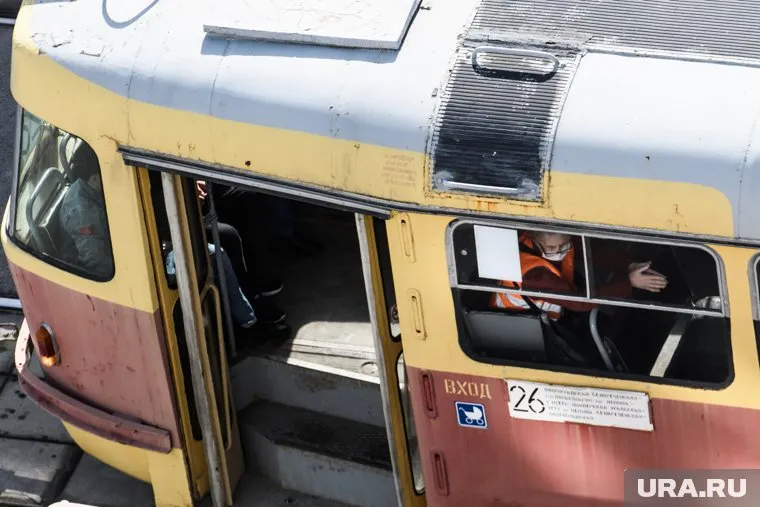 Под ограничения попали 12 трамваев