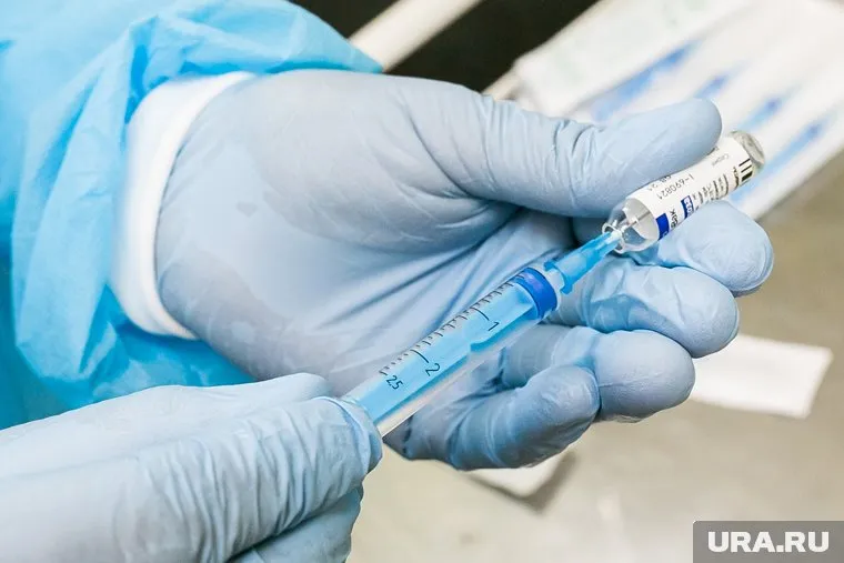 Для создания коллективного иммунитета необходимо привить 193 тысячи подростков