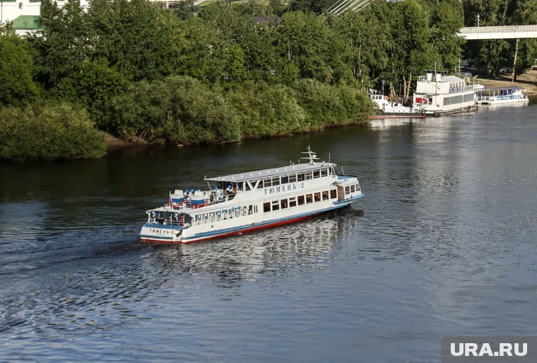 В Тюмени продают теплоход «Тюмень-2»