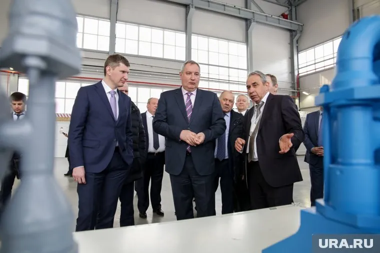 Дмитрию Рогозину принадлежат мотоцикл и два автомобиля