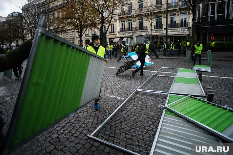 Во Франции прошли массовые протесты