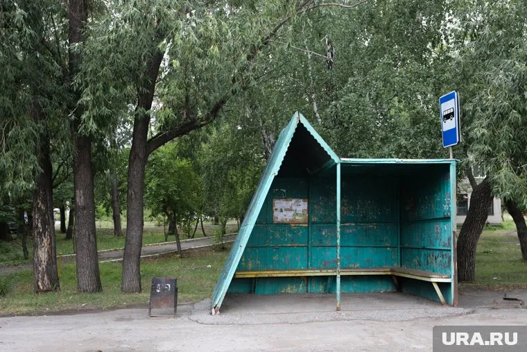 Сергей Минаев считает, что остановки украли, так как больше воровать нечего