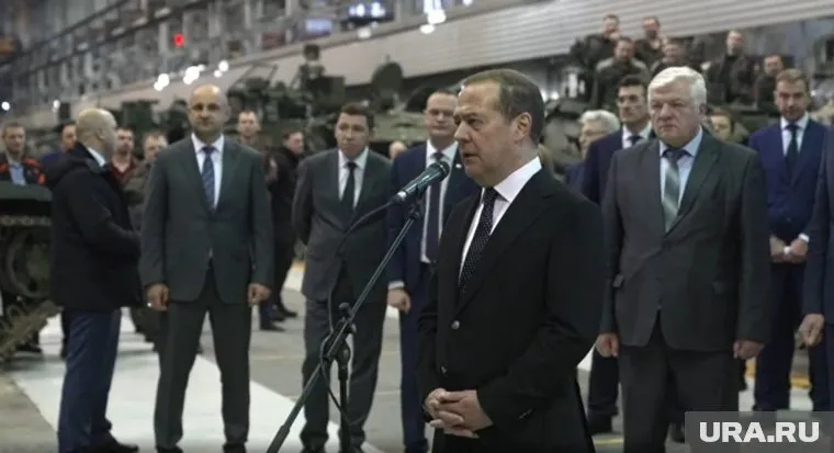 Дмитрий Медведев посетил УВЗ второй раз за два года