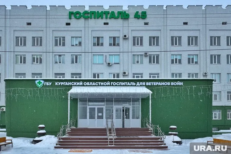 Офтальмологи госпиталя 45 вооружились современным «желтым» лазером