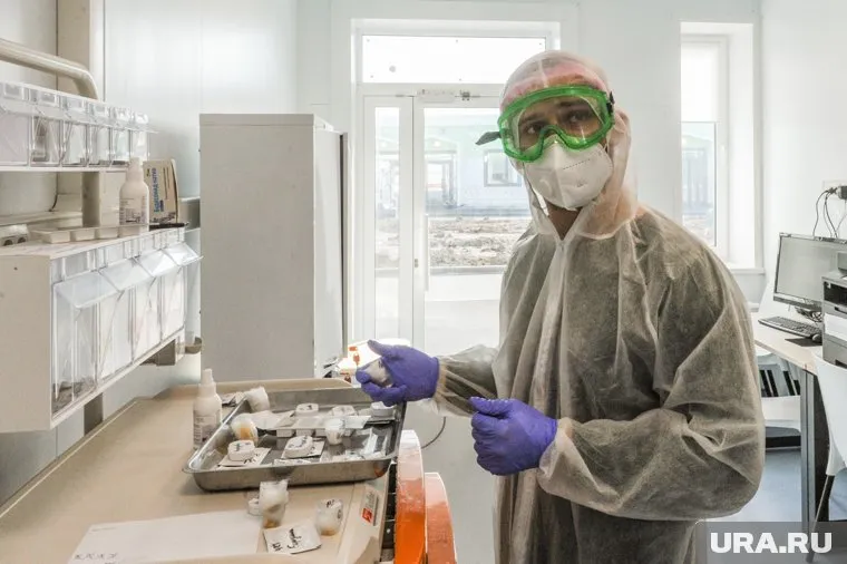 Во время нерабочих дней медики будут принимать пациентов в обычном режиме