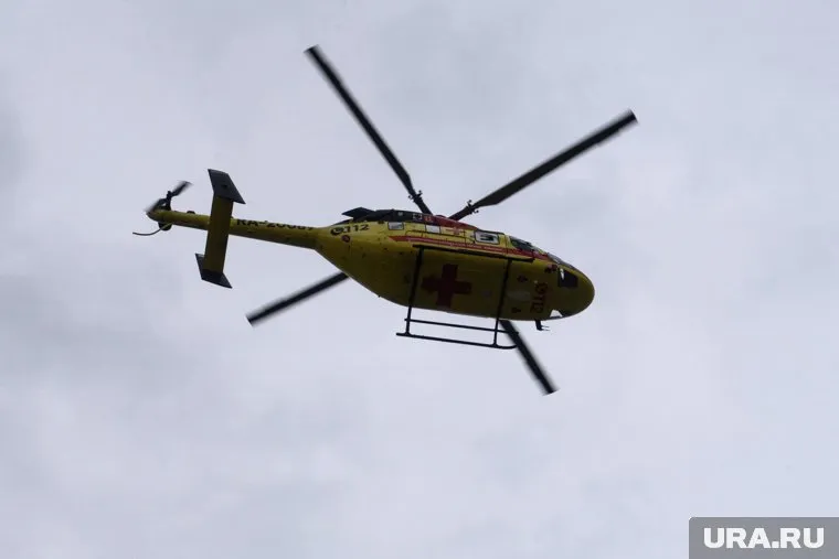 Мужчину доставили в Екатеринбург на вертолете санитарной авиации