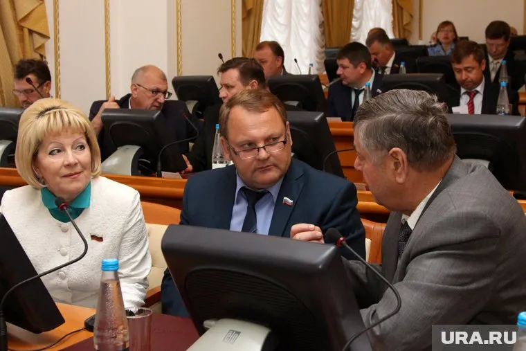 У парламентариев обширная повестка на предстоящий день