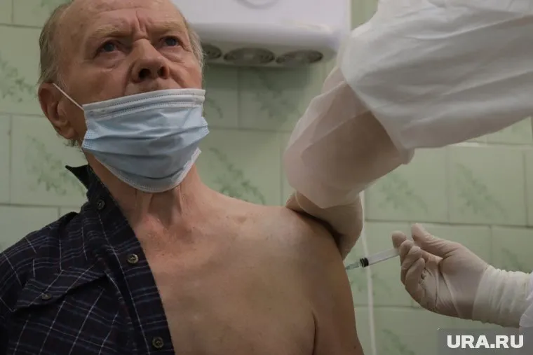 Политолог Марков призвал к жесткой пропаганде вакцинации