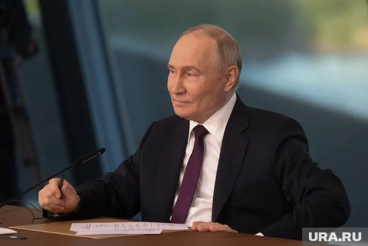 Владимир Путин ответил на вопросы журналистов во время встречи в ходе ПМЭФ