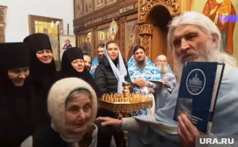 Старец не намерен сдаваться