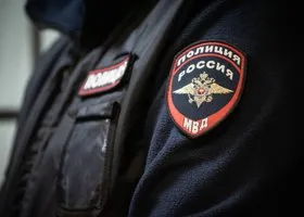 На выезде из Нижнего Тагила после взрыва осматривают все машины