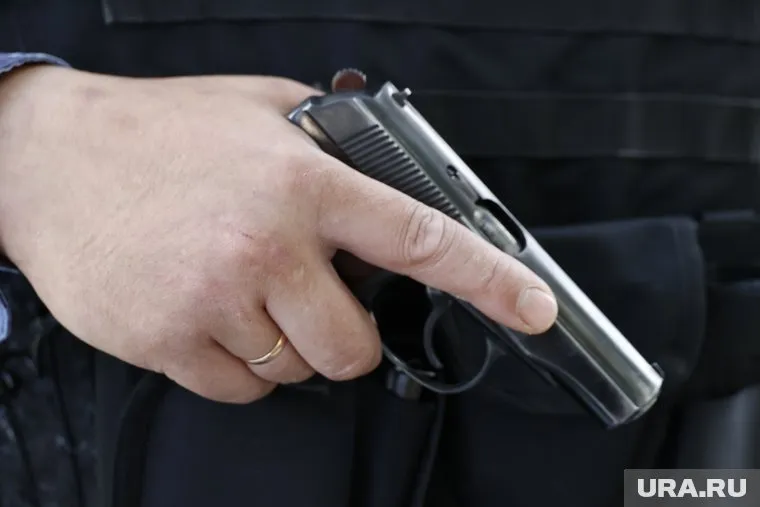 Трое пьяных людей застрелили 19-летинего юношу в Новосибирской области и ранили девочку