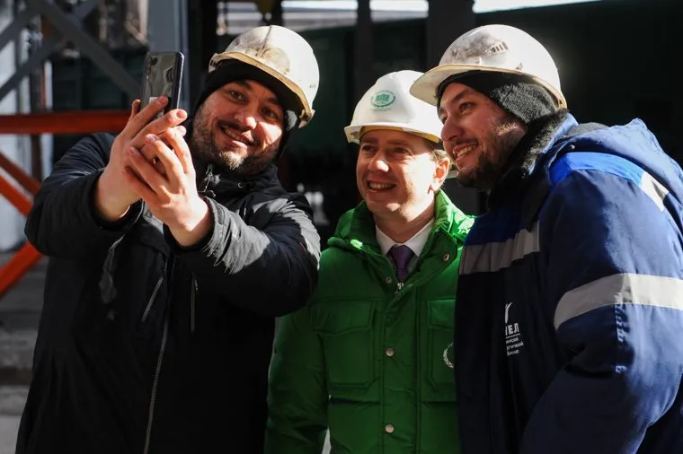 Церемония ввода в эксплуатацию доменной печи №4 и конвертера №1 ЧМК с участием полномочного представителя Президента Российской Федерации в Уральском федеральном округе Николая Цуканова и губернатора Челябинской области Алексея Текслера. Челябинск