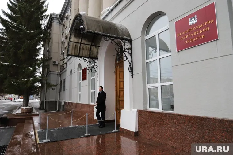 Здания правительства некому ремонтировать