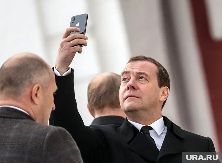 Долгое время Дмитрий Медведев является пользователем продукции Apple