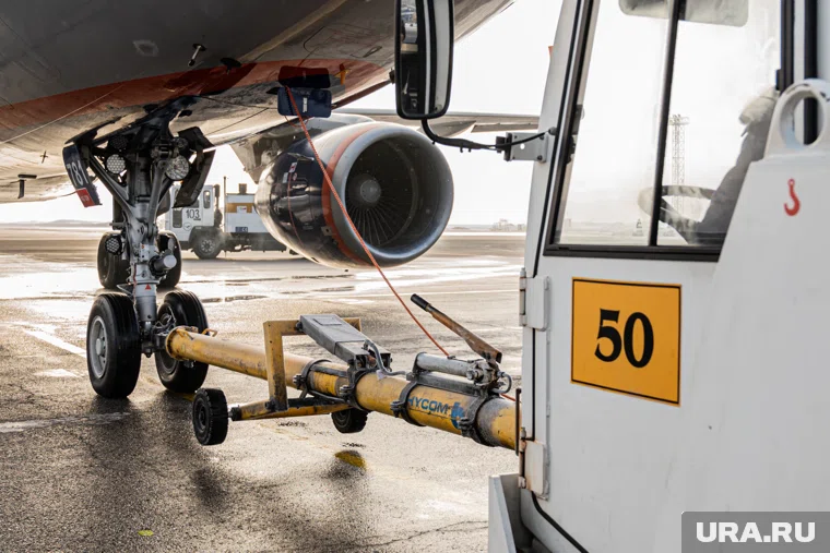 Официальной причины переноса рейсов не поступало