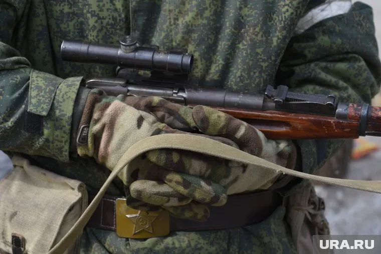 По предварительной информации, неизвестный напал с ножом на охотника и попытался отобрать у него карабин "Ланкастер"