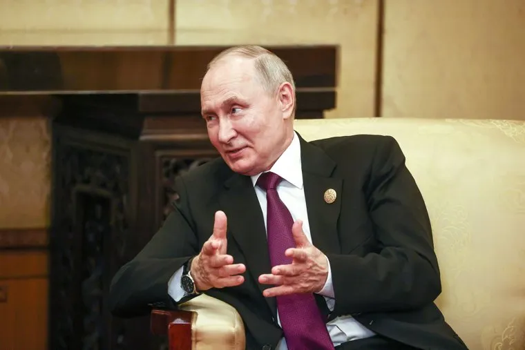 Президент России Владимир Путин на переговорах с лидерами зарубежных стран. Пекин