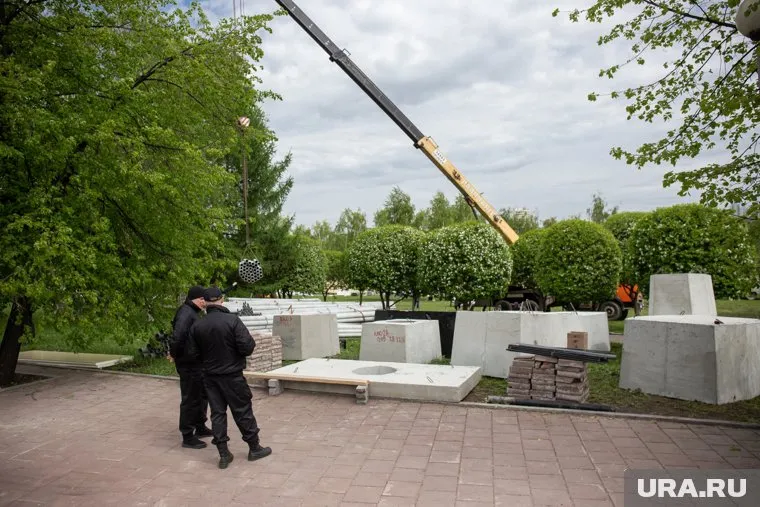 В Югорске началось строительство сквера на месте снесенной копии Эйфелевой башни (архивное фото)