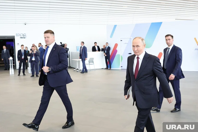 В России разрабатываются проекты плавучих АЭС, заявил Путин