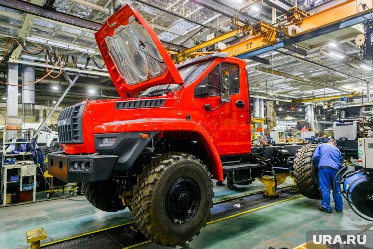 Сейчас на автозаводе «Урал» увеличиваются объемы производства как гражданских, так и военных автомобилей