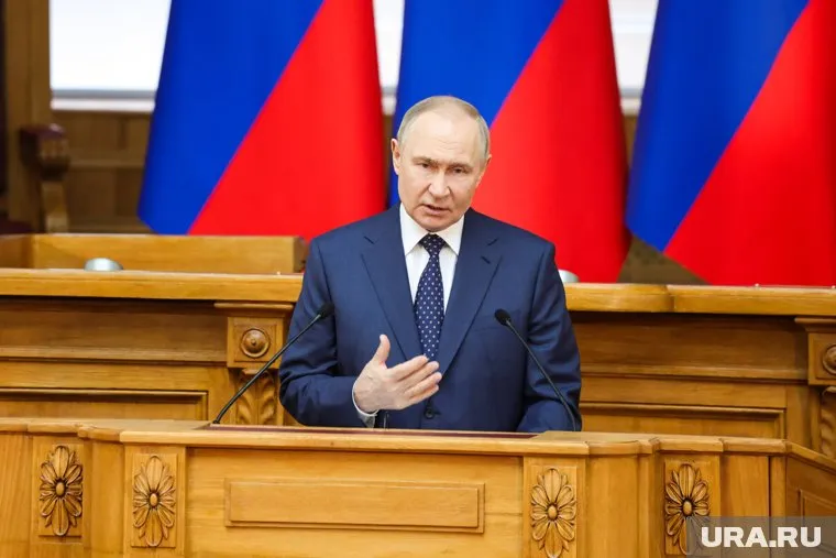 По словам Путина, российские морпехи героически выполняют все боевые задачи