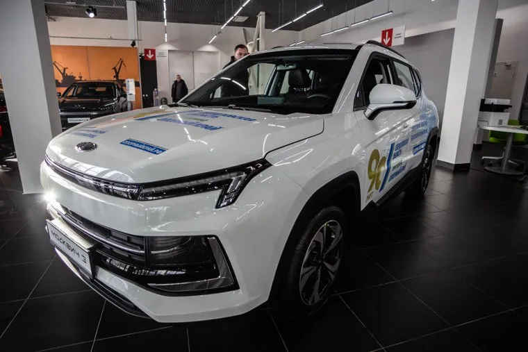 Показ «Москвича» для розыгрыша. Екатеринбург