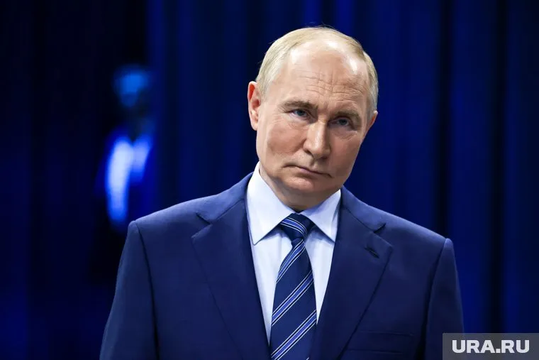 Путин поручил увеличить единовременные выплаты учителям, выплачиваемых в рамках программы "Земский учитель"