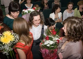 Эффектные букеты, сувениры и полезные подарки на Ямале к Дню матери 