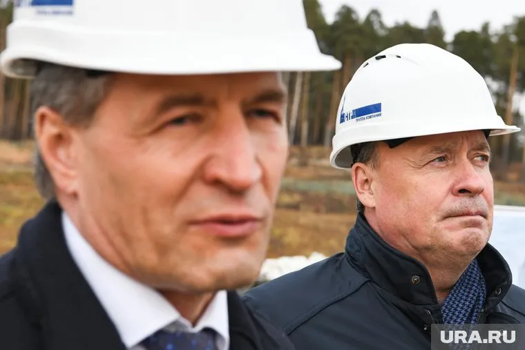 Игорь Володин отказался мириться с планом Алексея Орлова (на заднем плане) и ведет на выборы собственный пул