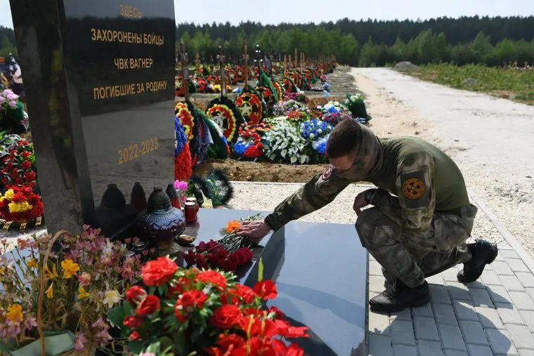 Аллея героев ЧВК Вагнер на Северном кладбище города Березовский. Свердловская область