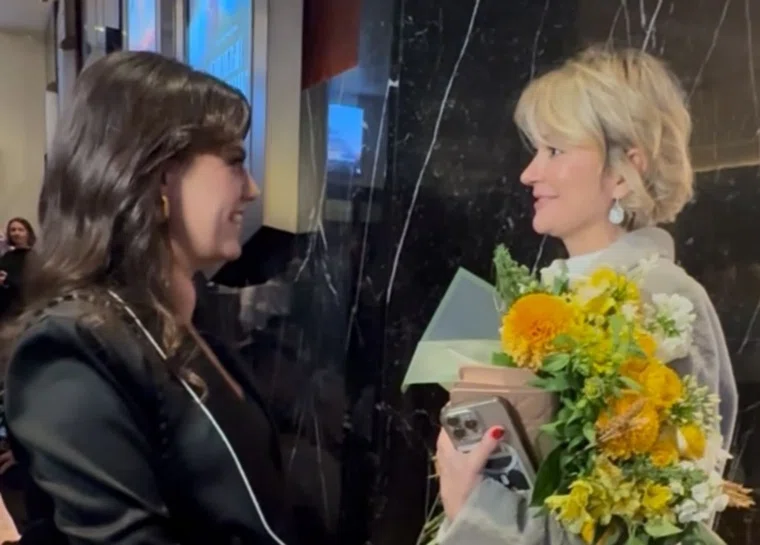 Надежда Михалкова (справа) на премьере своего фильма "Огненный мальчик"