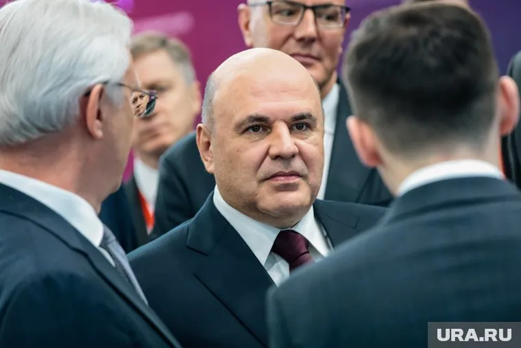 Михаил Мишустин на «Иннопроме» посетил экспозицию Челябинской области