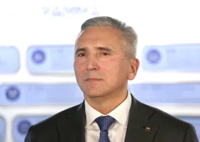 Чистая вода и ремонт школы искусств: тюменцы попросили у губернатора необходимое